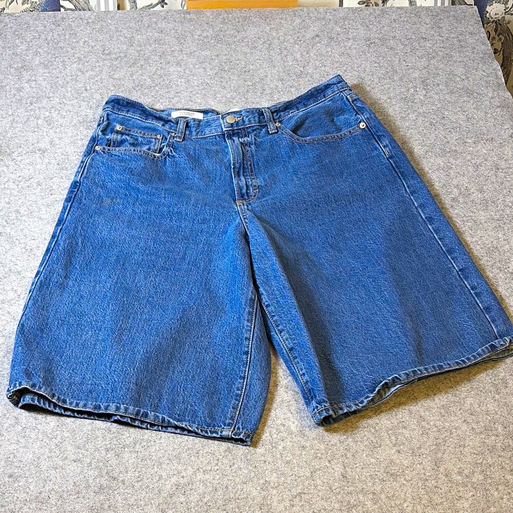 Universal Thread Women's High Rise Denim Bermuda Shorts Blue Size 14 Pockets